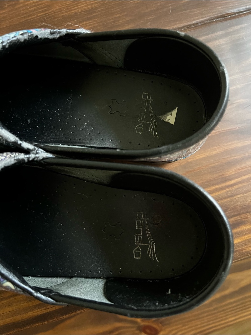 Patterned Dansko clogs - Picture 3 of 5